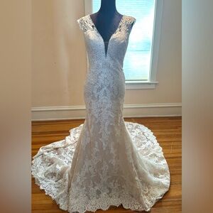 Pronovias Lyra wedding dress